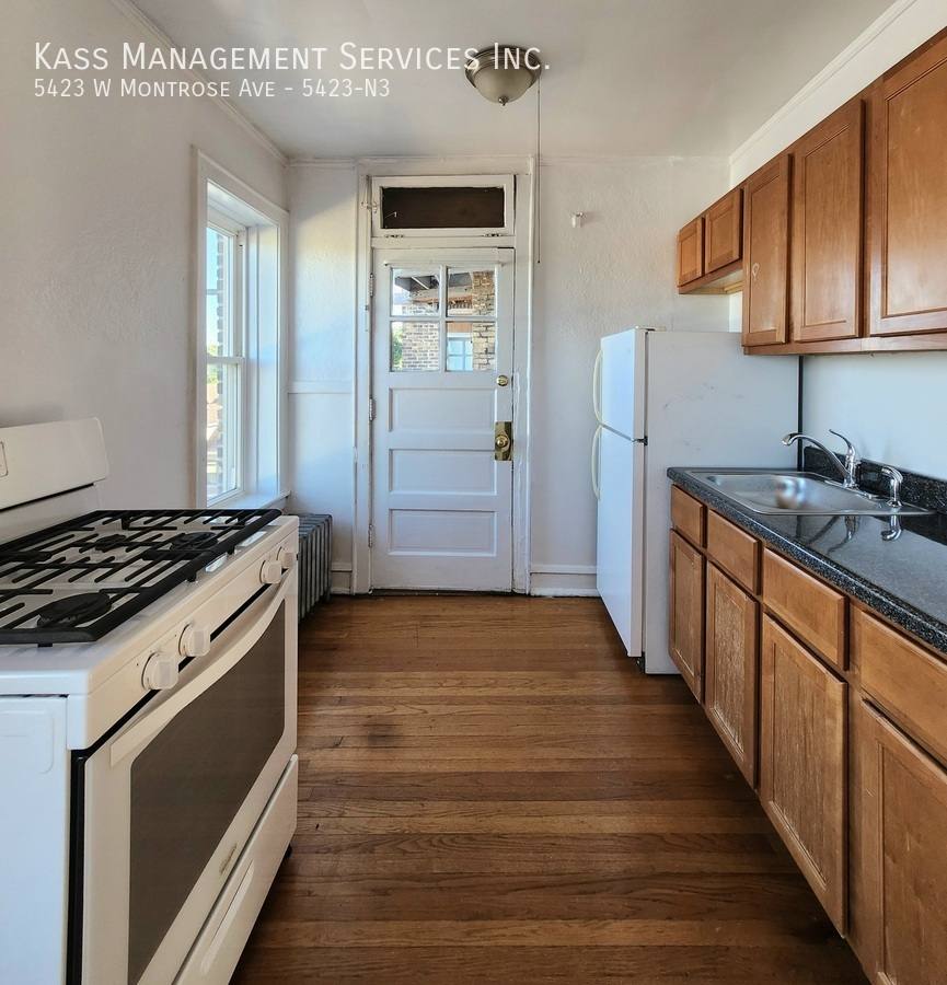 Apartment for rent at 5423 W Montrose Ave #N3, Chicago, IL 60641