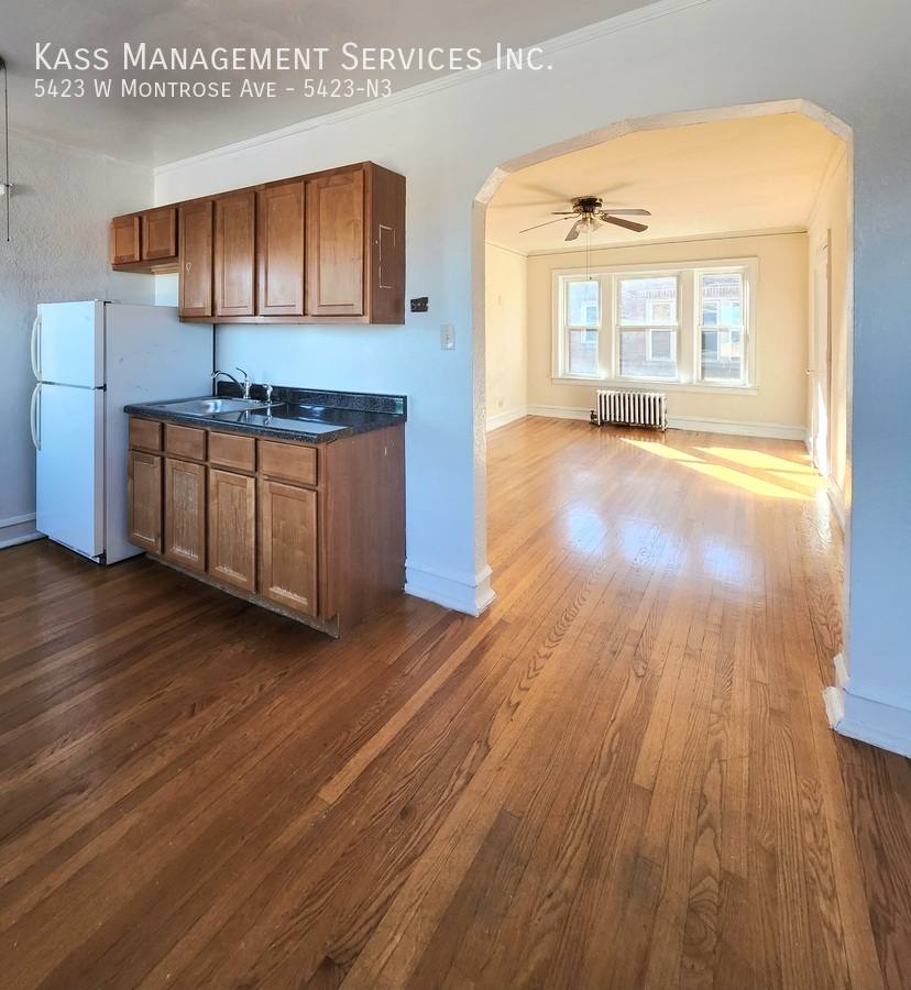 Apartment for rent at 5423 W Montrose Ave #N3, Chicago, IL 60641