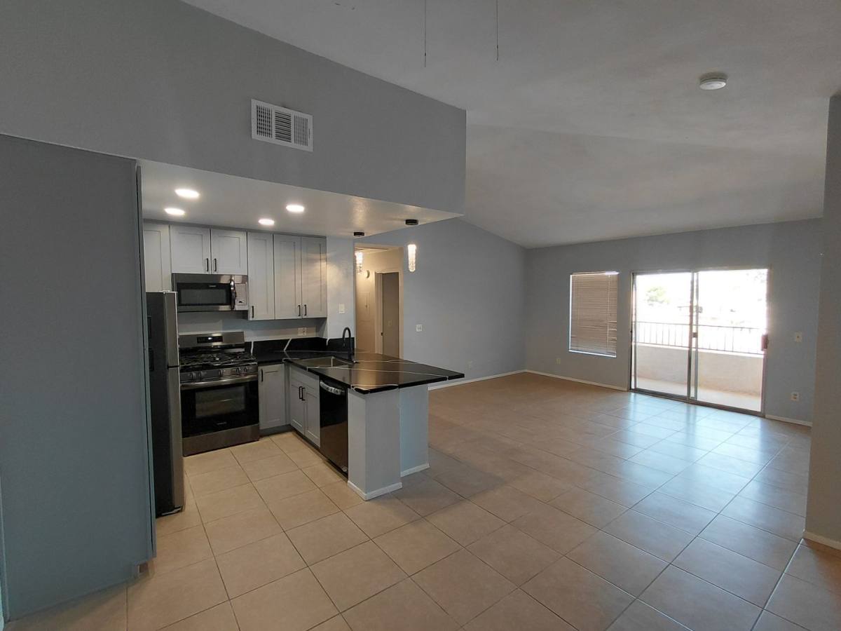 Condo for rent at 1100 Rodeo Dr, Imperial, CA 92251