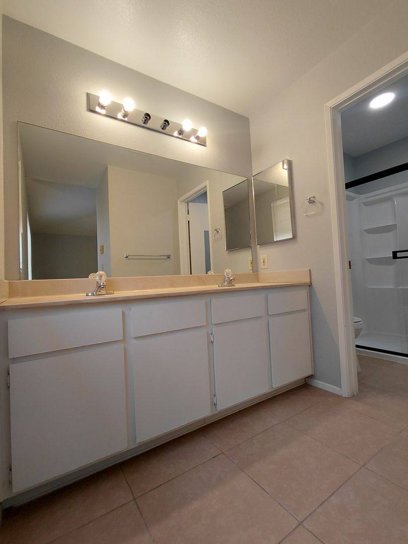 Condo for rent at 1100 Rodeo Dr, Imperial, CA 92251