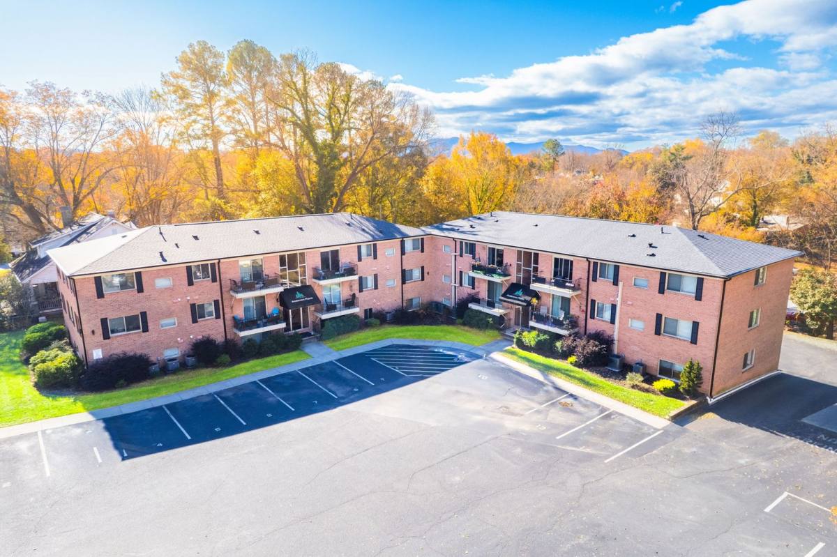 106 S Anderson St #B102, Morganton, NC 28655 - Apartment for Rent - Image 1