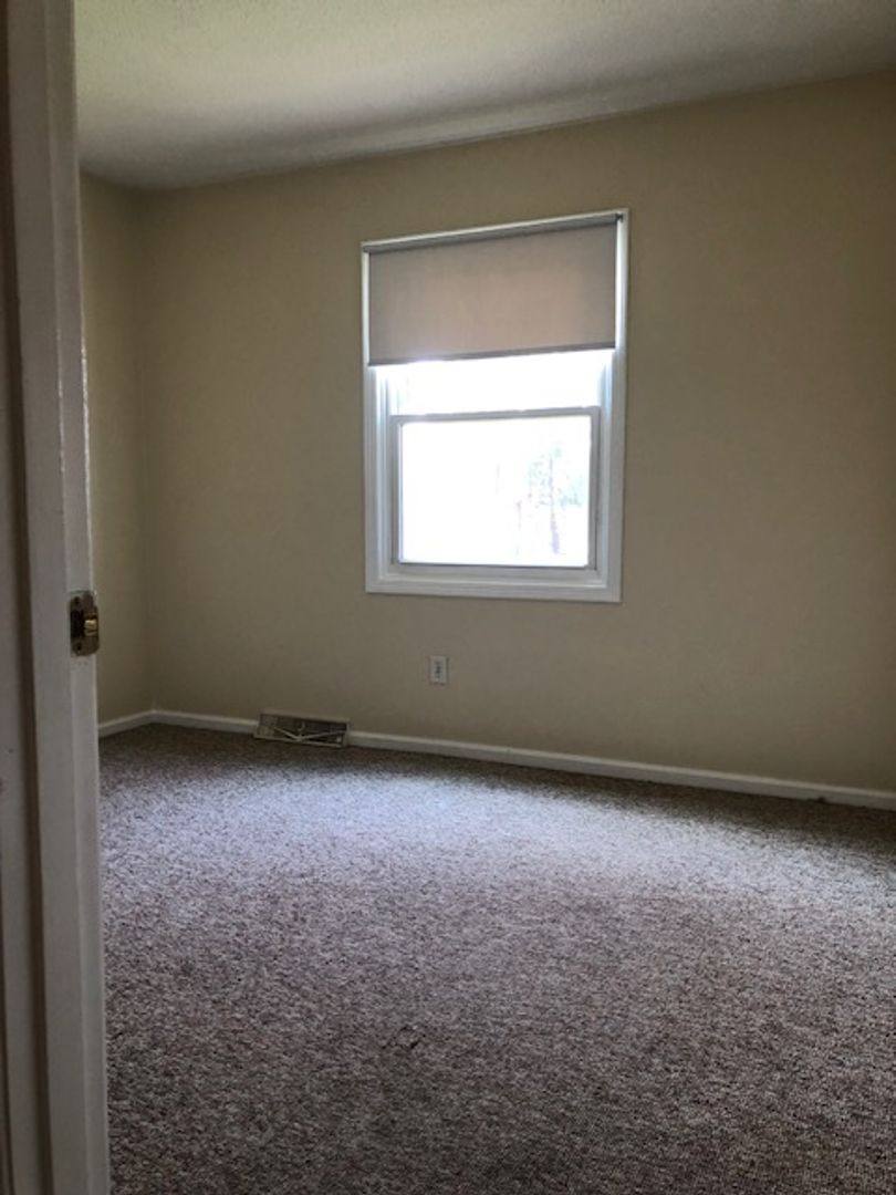 Apartment for rent at 5881 Ryewyck Dr, Toledo, OH 43614