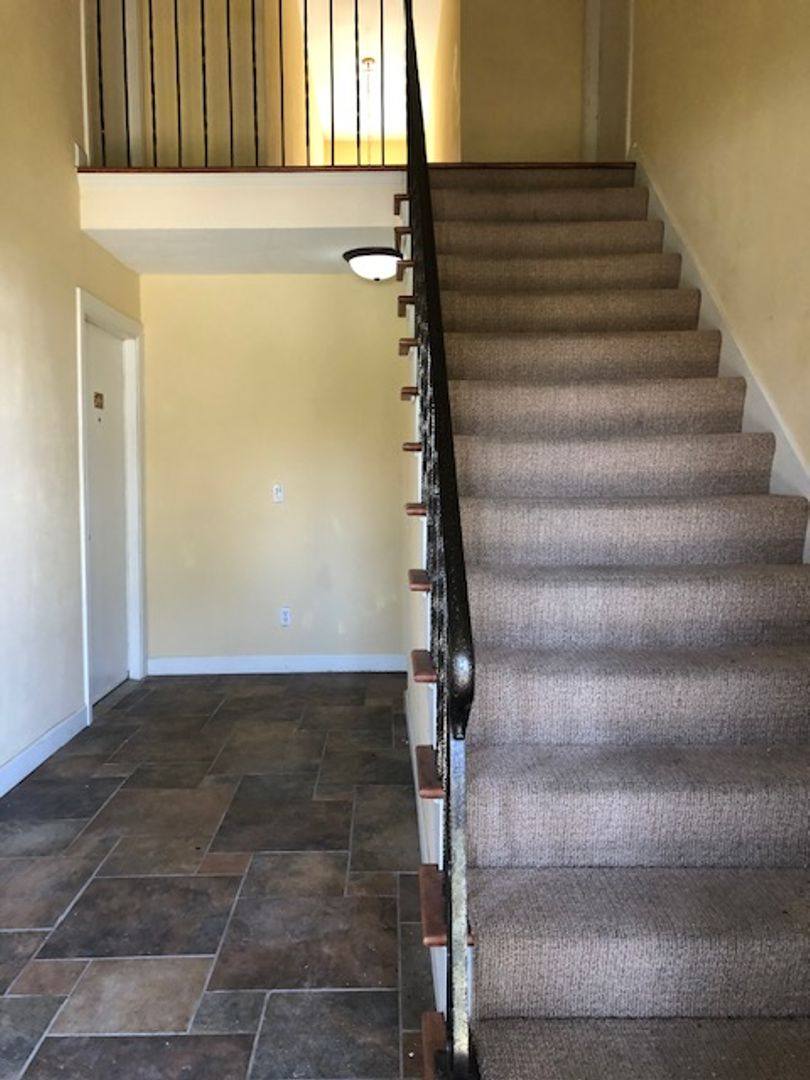 Apartment for rent at 5881 Ryewyck Dr, Toledo, OH 43614