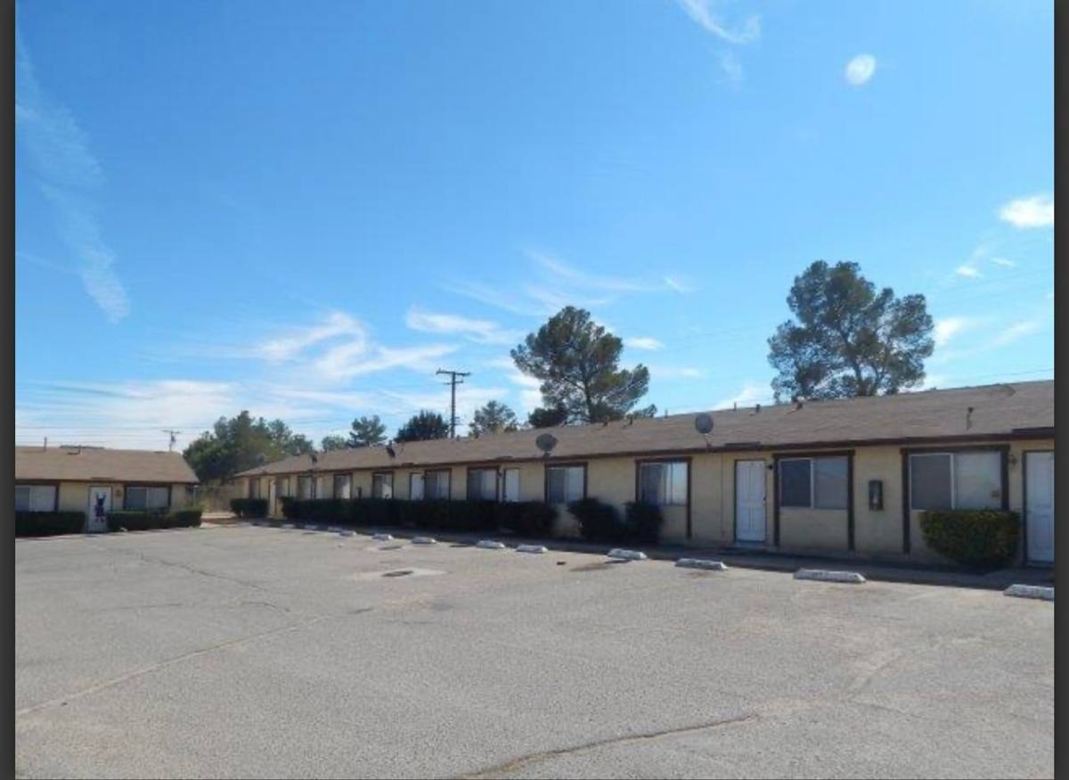 Apartment for rent at 15757 Olalee Rd, Apple Valley, CA 92307