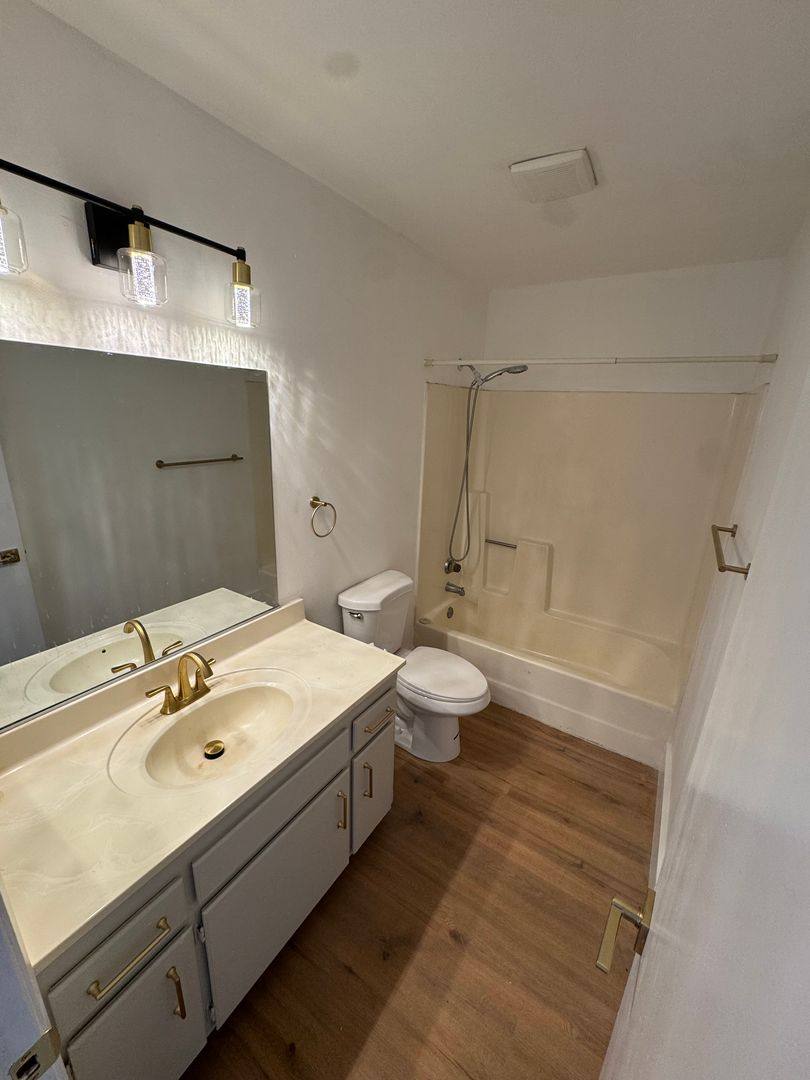 Apartment for rent at 15757 Olalee Rd, Apple Valley, CA 92307