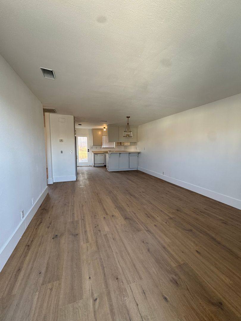 Apartment for rent at 15757 Olalee Rd, Apple Valley, CA 92307