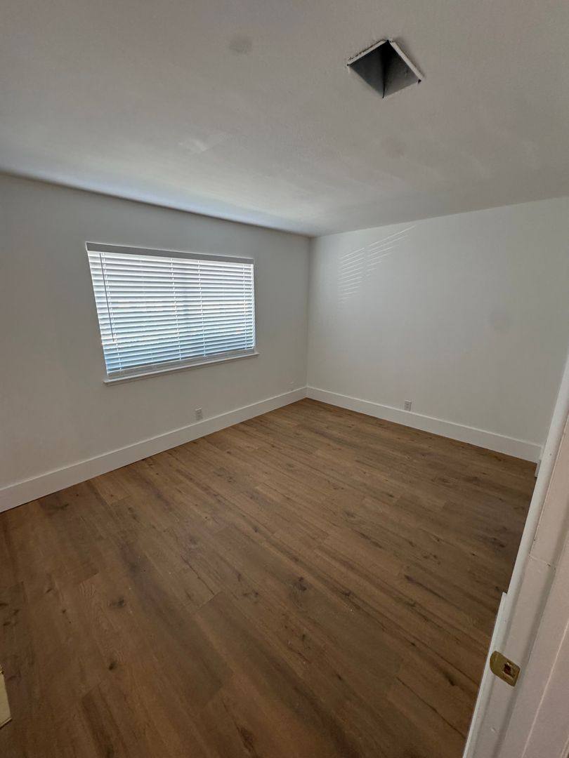 Apartment for rent at 15757 Olalee Rd, Apple Valley, CA 92307