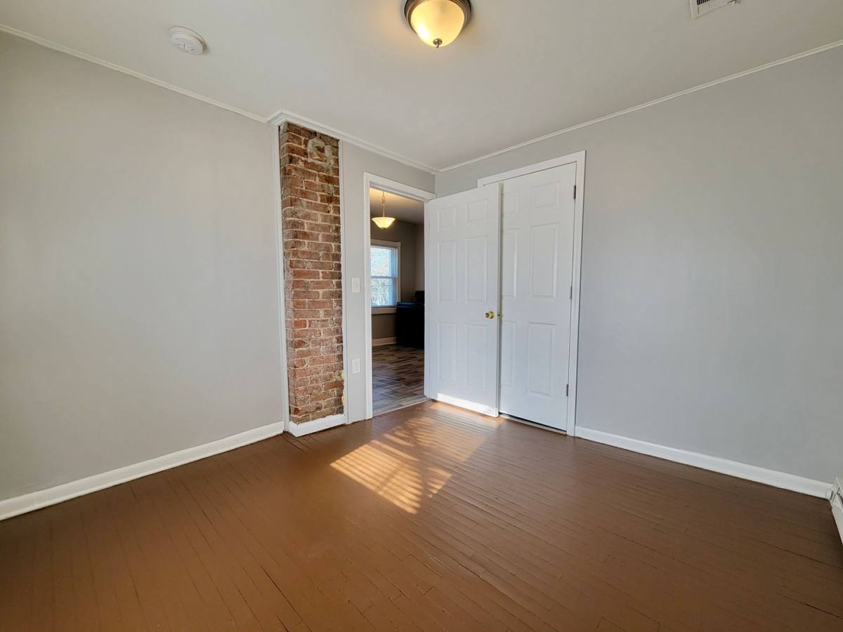 Apartment for rent at 1117 W 41st Terrace, Kansas City, MO 64111