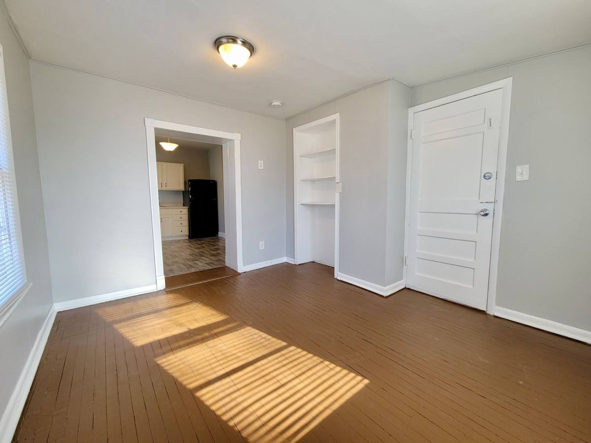 Apartment for rent at 1117 W 41st Terrace, Kansas City, MO 64111
