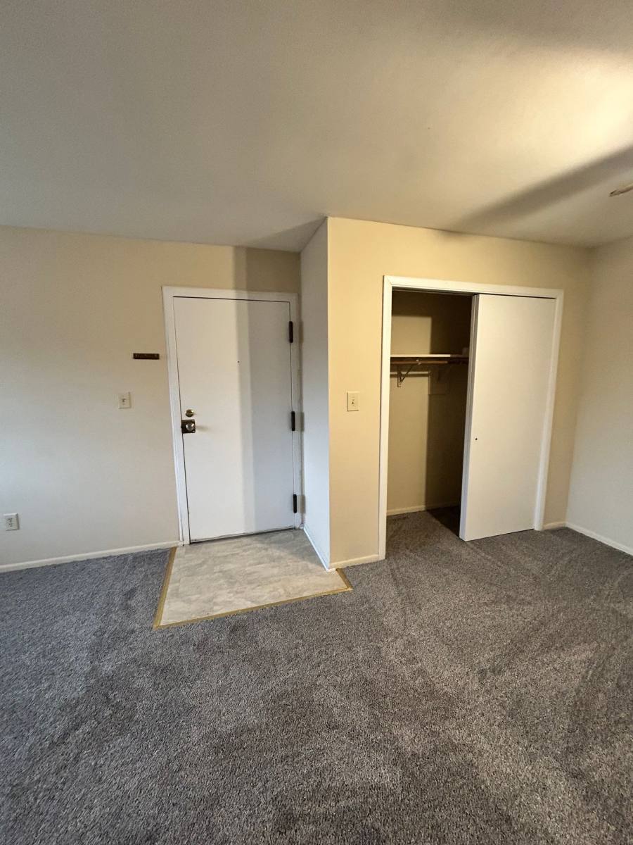 Apartment for rent at 906 Broad St, Murray, KY 42071