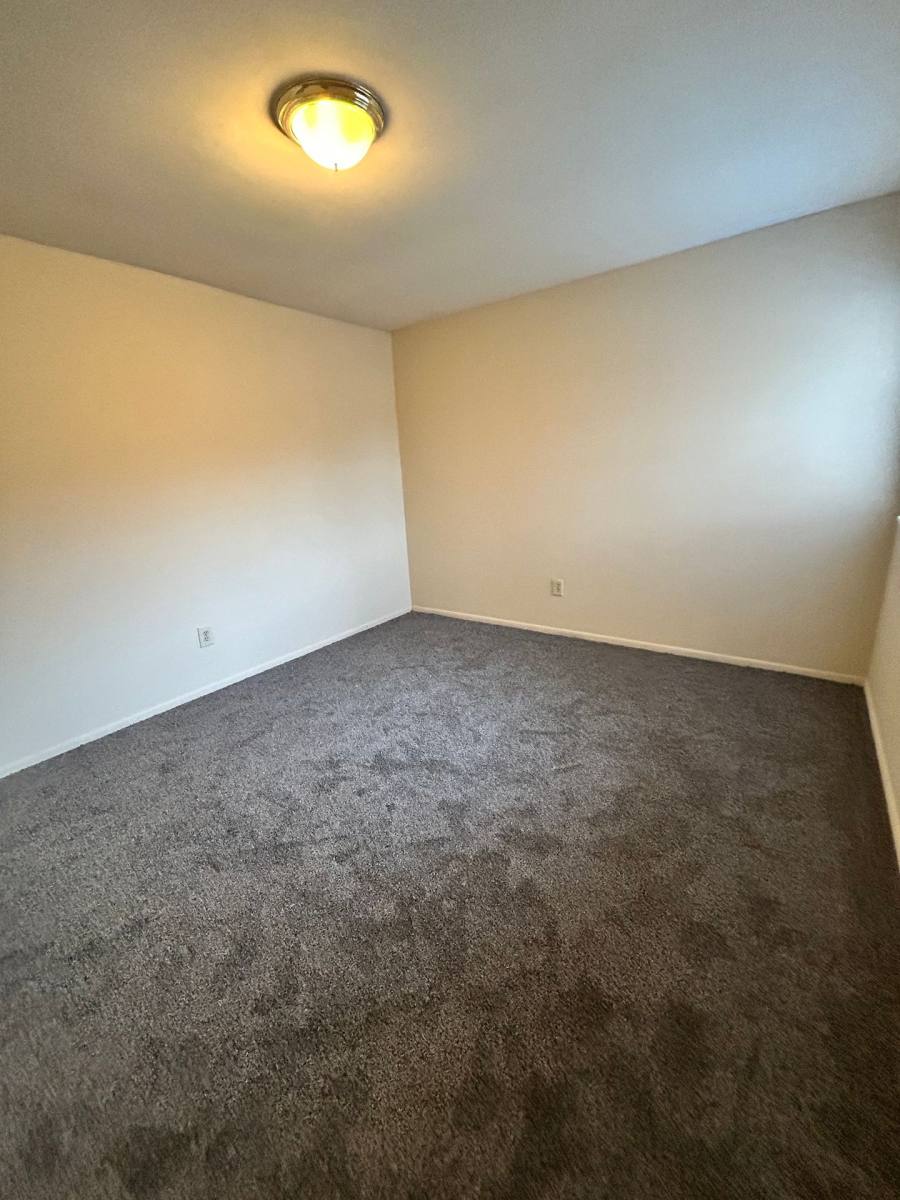 Apartment for rent at 906 Broad St, Murray, KY 42071