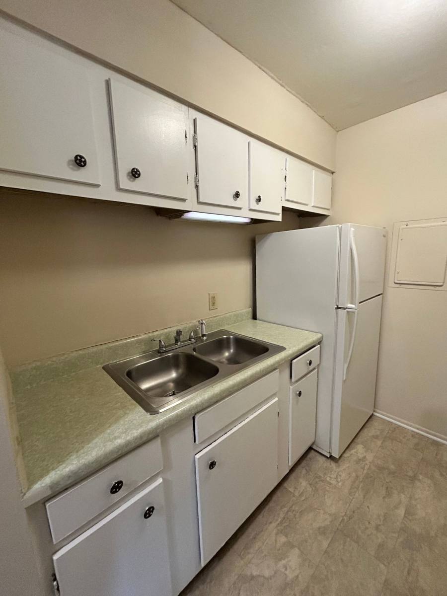 Apartment for rent at 906 Broad St, Murray, KY 42071