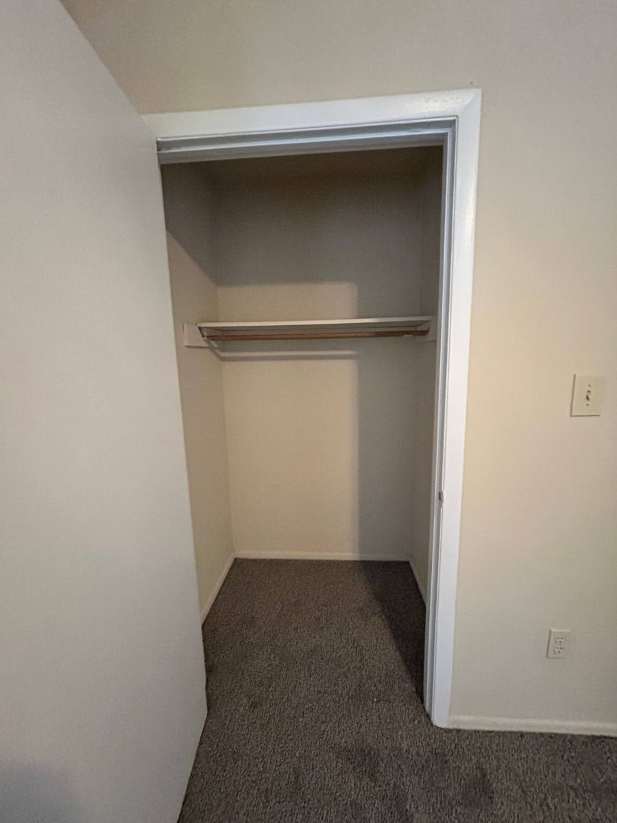 Apartment for rent at 906 Broad St, Murray, KY 42071