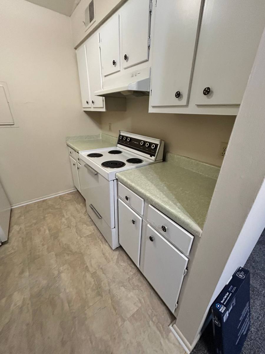 Apartment for rent at 906 Broad St, Murray, KY 42071