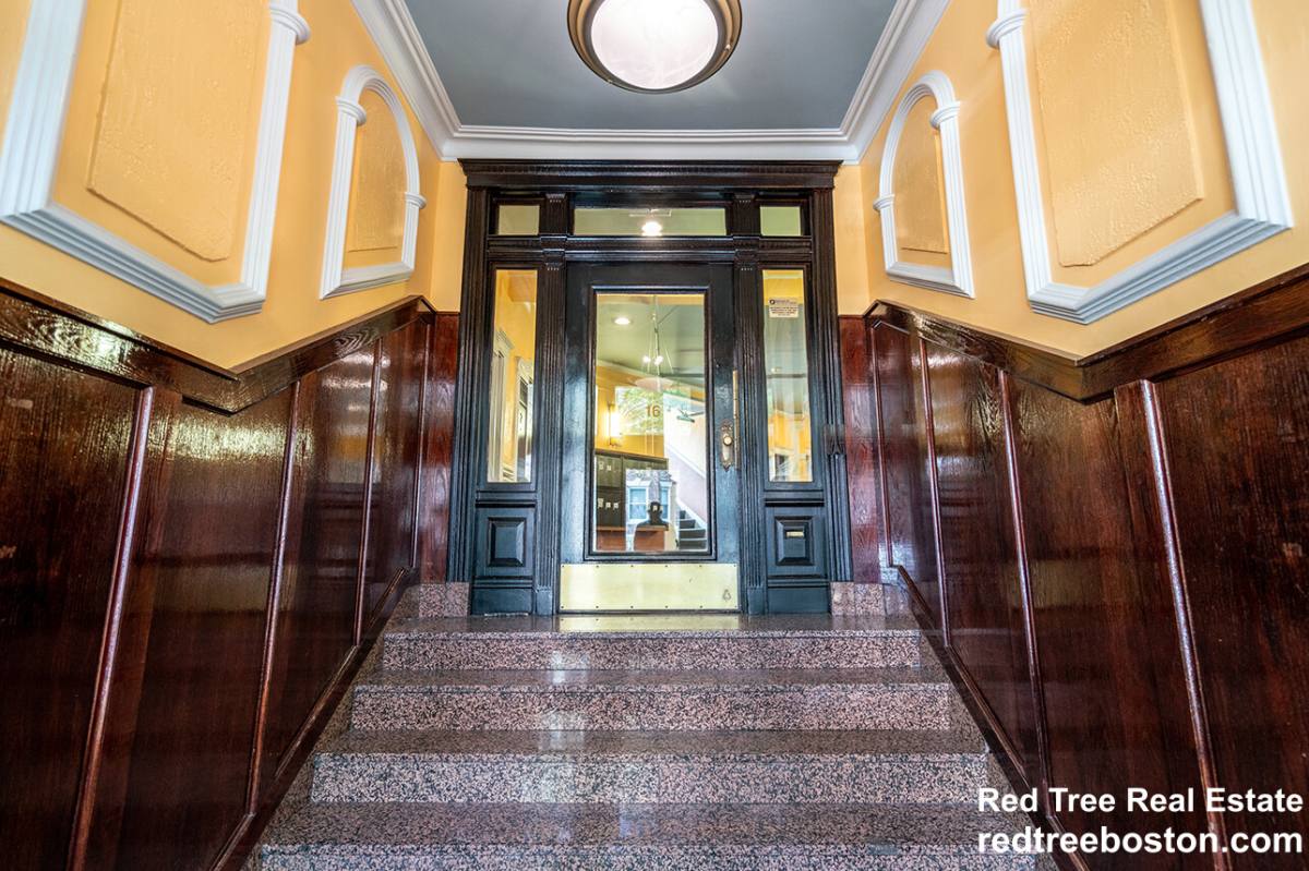 Apartment for rent at 16 Queensberry St #C, Boston, MA 02215