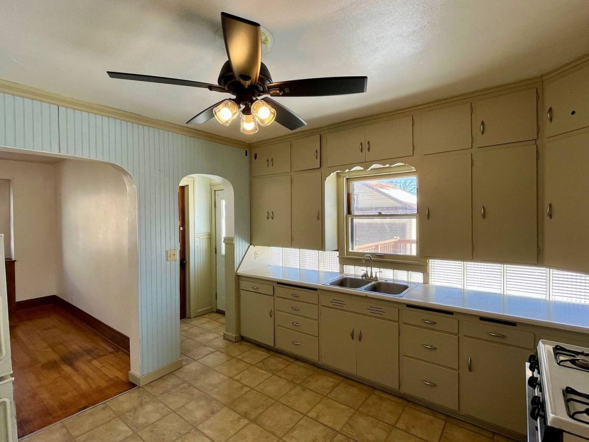 Apartment for rent at 733 S 6th Ave, Wausau, WI 54401