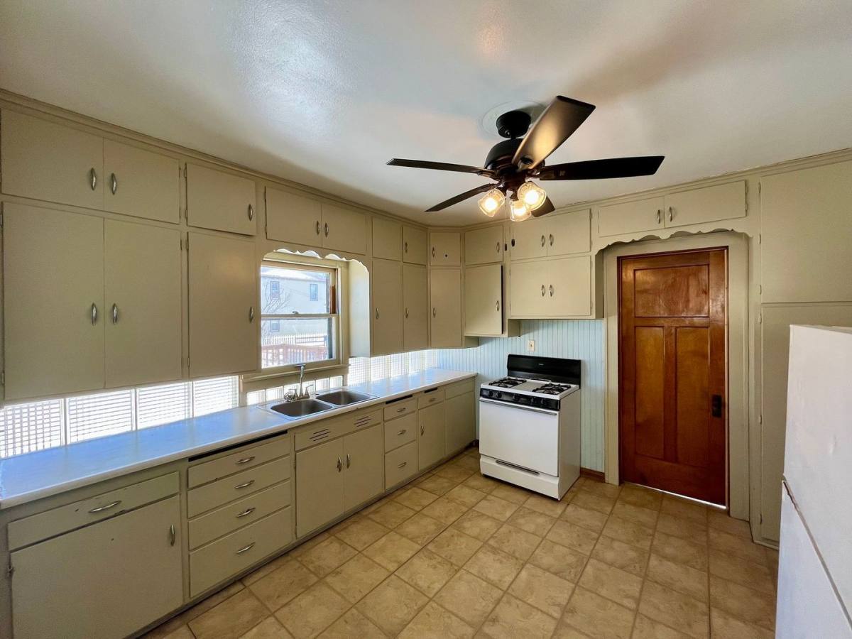 Apartment for rent at 733 S 6th Ave, Wausau, WI 54401