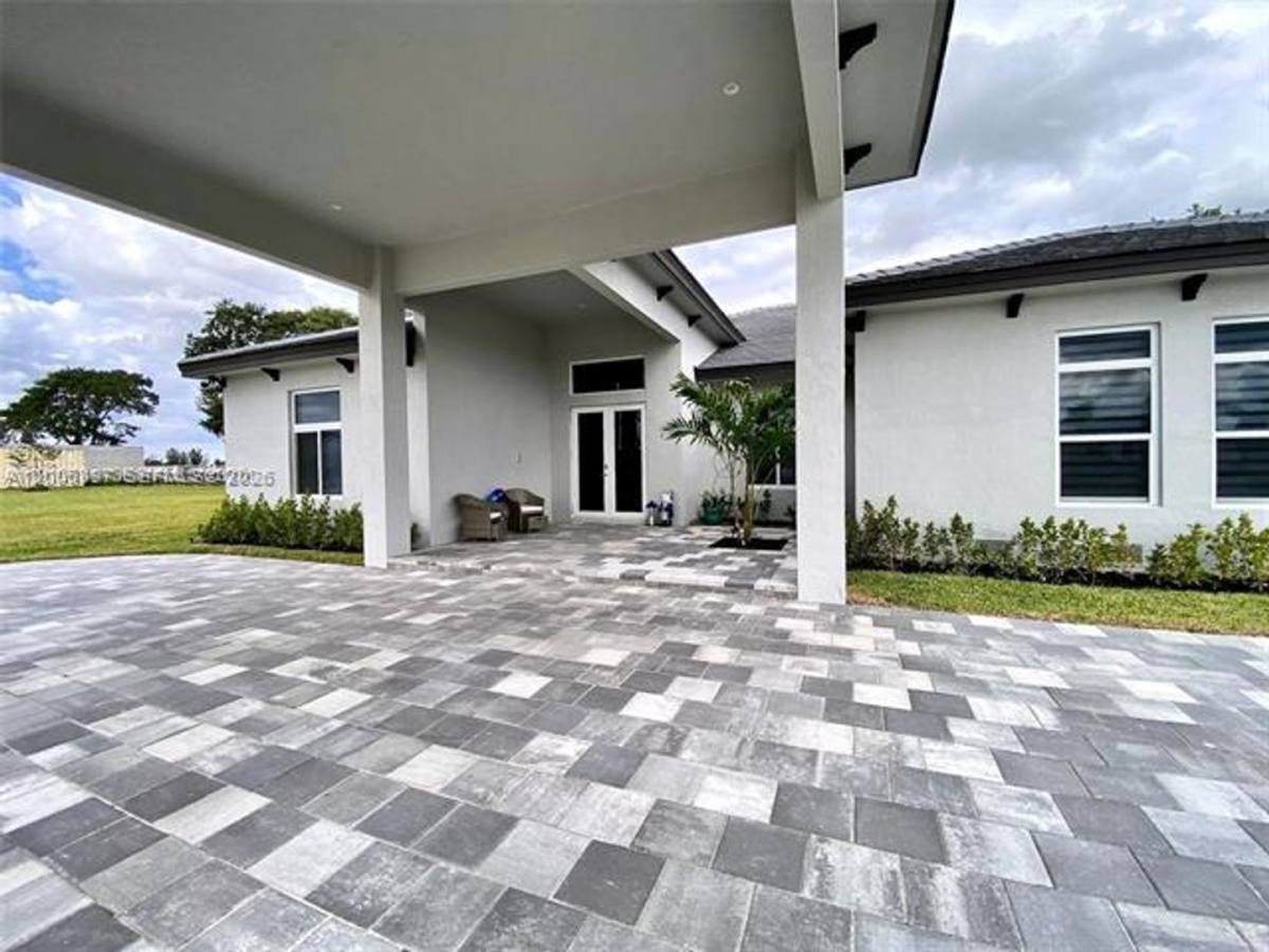 House for rent at 17575 SW 280th St, Homestead, FL 33031