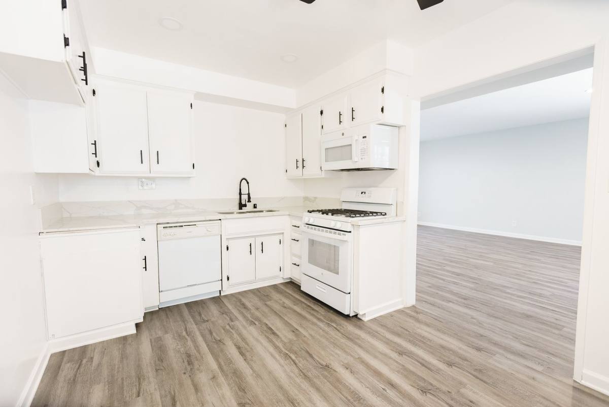 Apartment for rent at 18404 Vincennes St, Northridge, CA 91325
