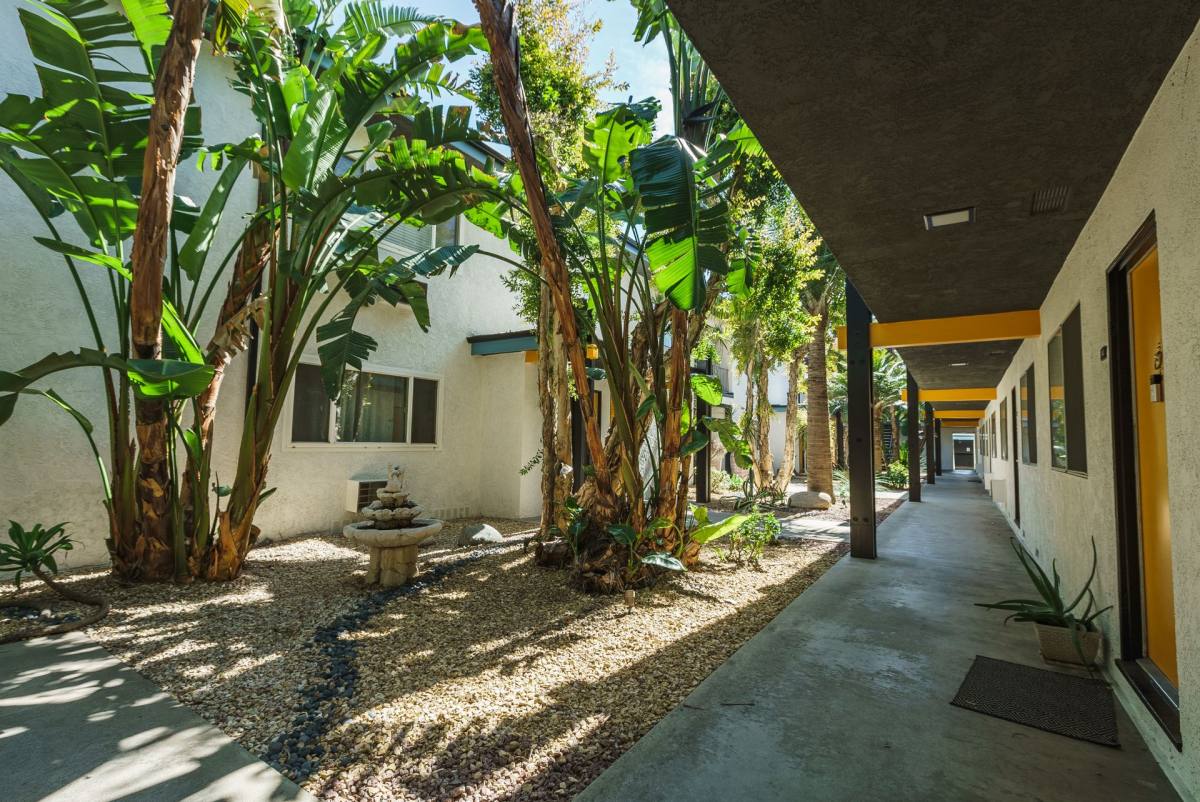 Apartment for rent at 18404 Vincennes St, Northridge, CA 91325