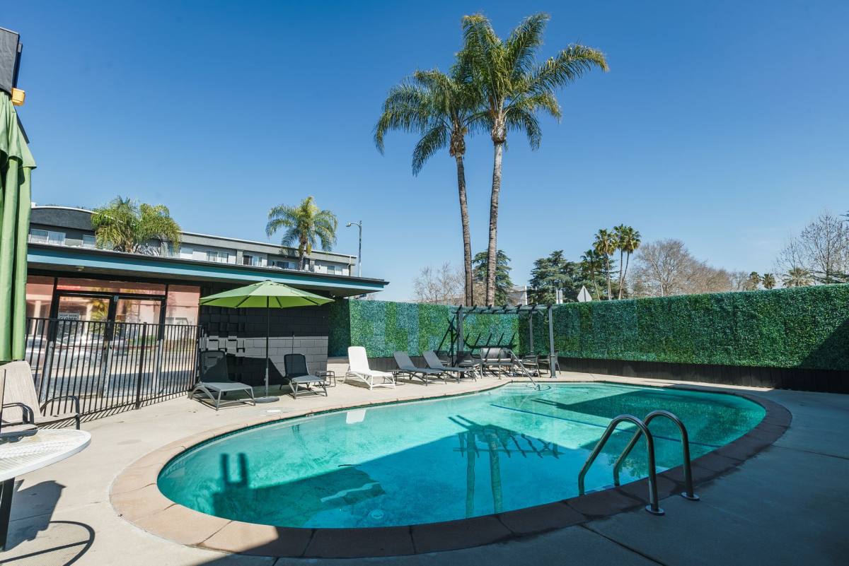 Apartment for rent at 18404 Vincennes St, Northridge, CA 91325