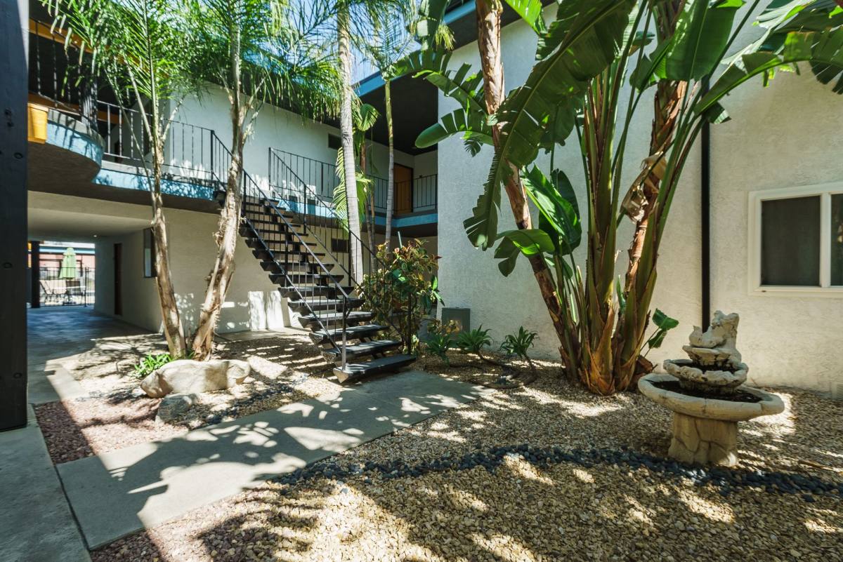Apartment for rent at 18404 Vincennes St, Northridge, CA 91325