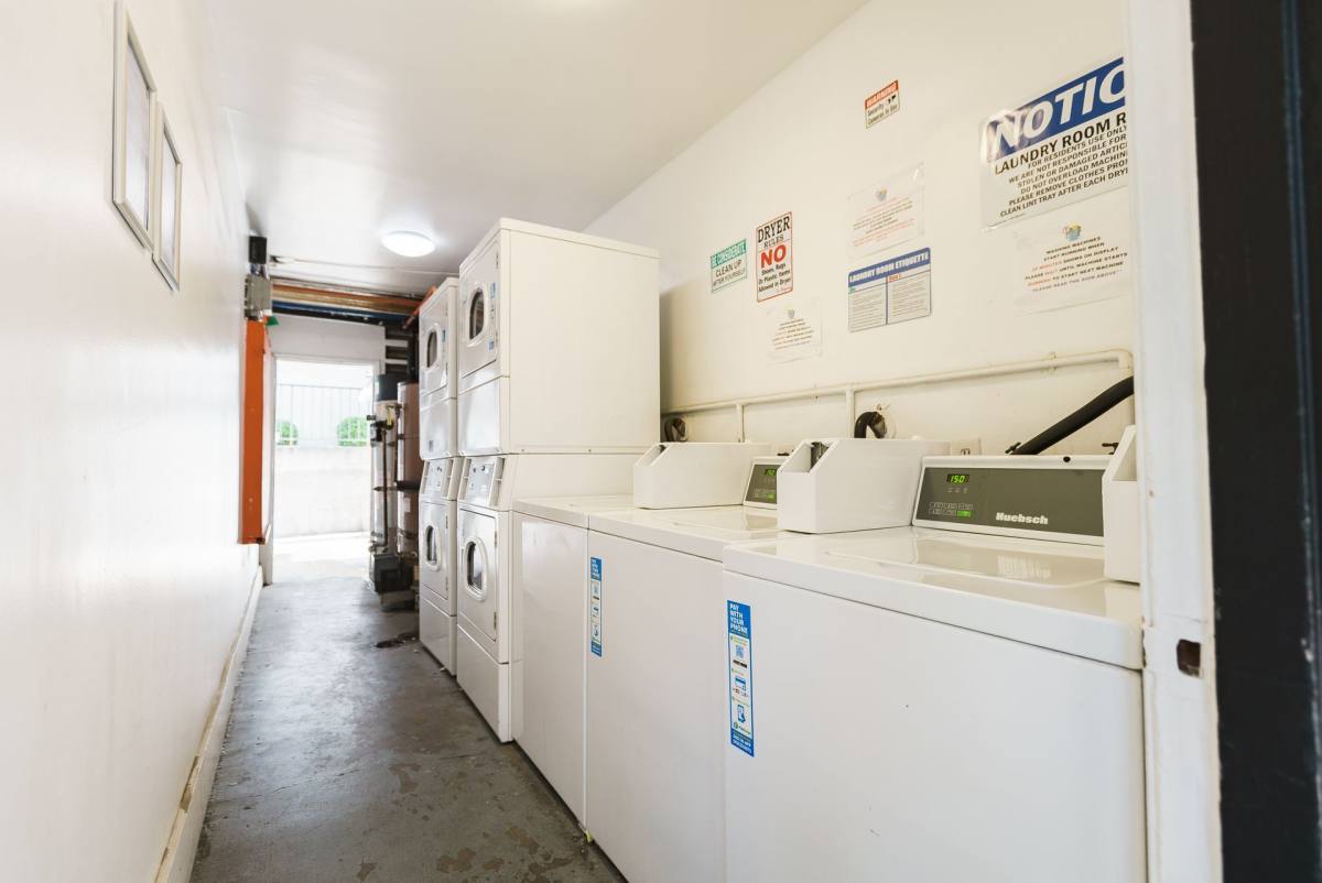 Apartment for rent at 18404 Vincennes St, Northridge, CA 91325