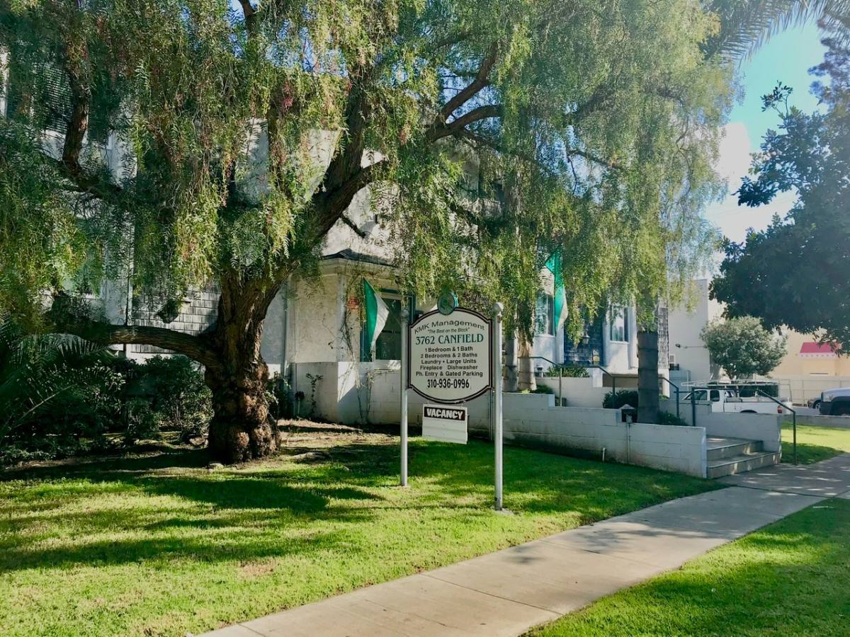 Apartment for rent at 3762 Canfield Ave, Los Angeles, CA 90034