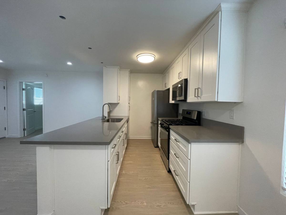 Apartment for rent at 3762 Canfield Ave, Los Angeles, CA 90034