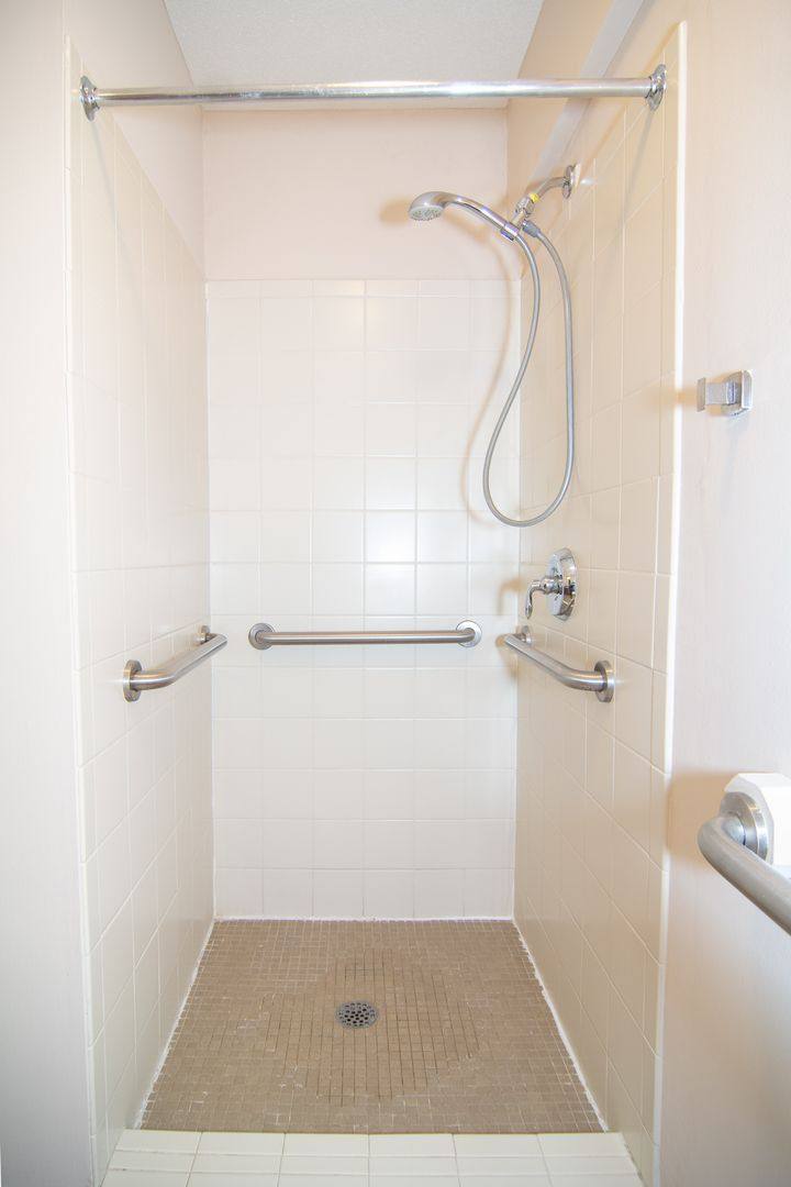 Apartment for rent at 3502 Lake St, Omaha, NE 68111