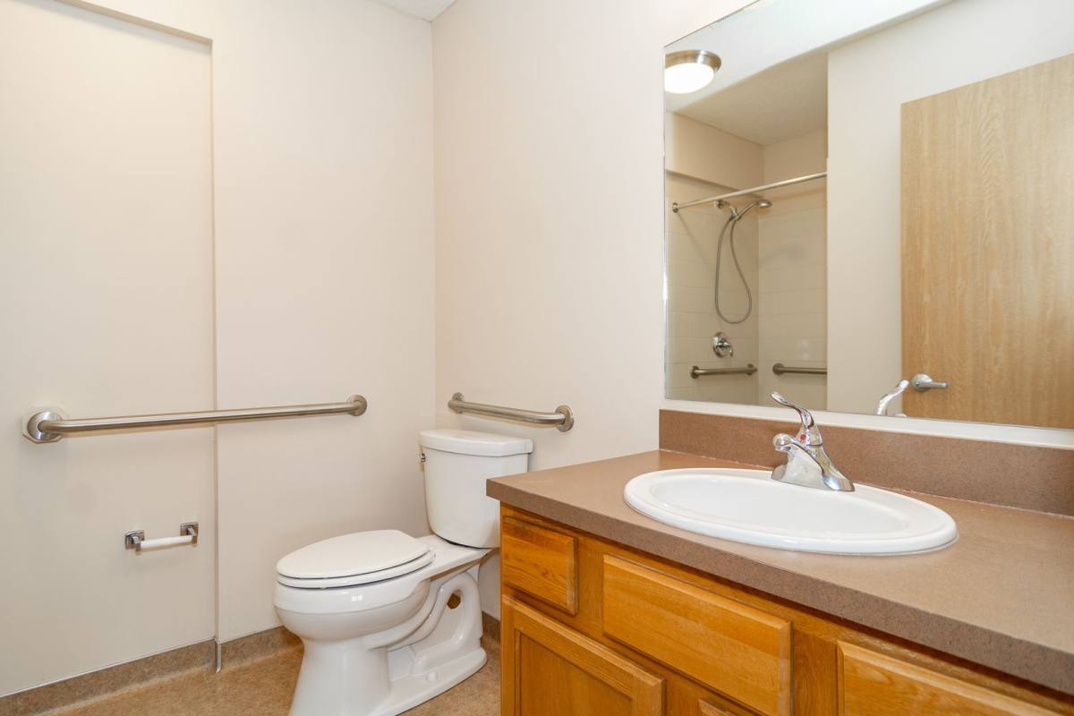 Apartment for rent at 3502 Lake St, Omaha, NE 68111