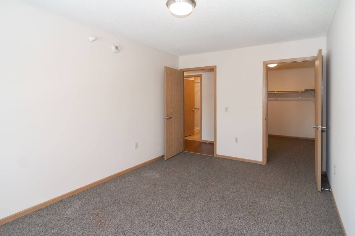 Apartment for rent at 3502 Lake St, Omaha, NE 68111