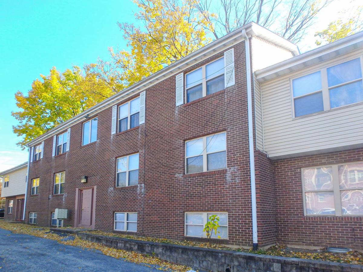 Apartment for rent at 211 Waugh St, Columbia, MO 65201