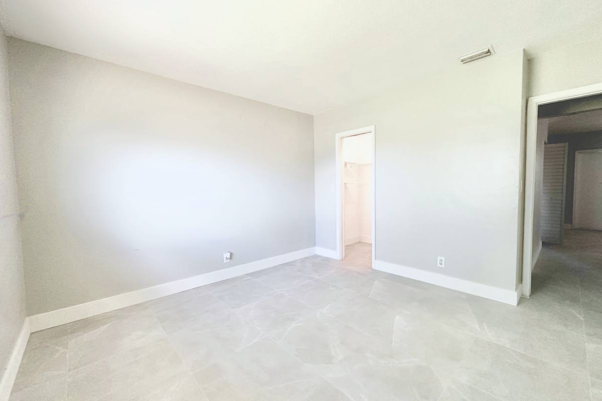 Apartment for rent at 1007 W Prospect Rd, Fort Lauderdale, FL 33309