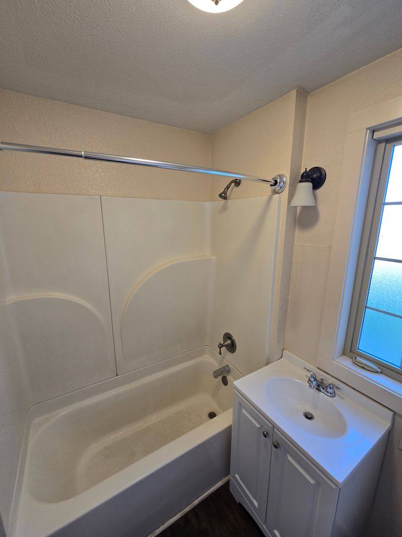Apartment for rent at 114 N Touchet St, Walla Walla, WA 99362
