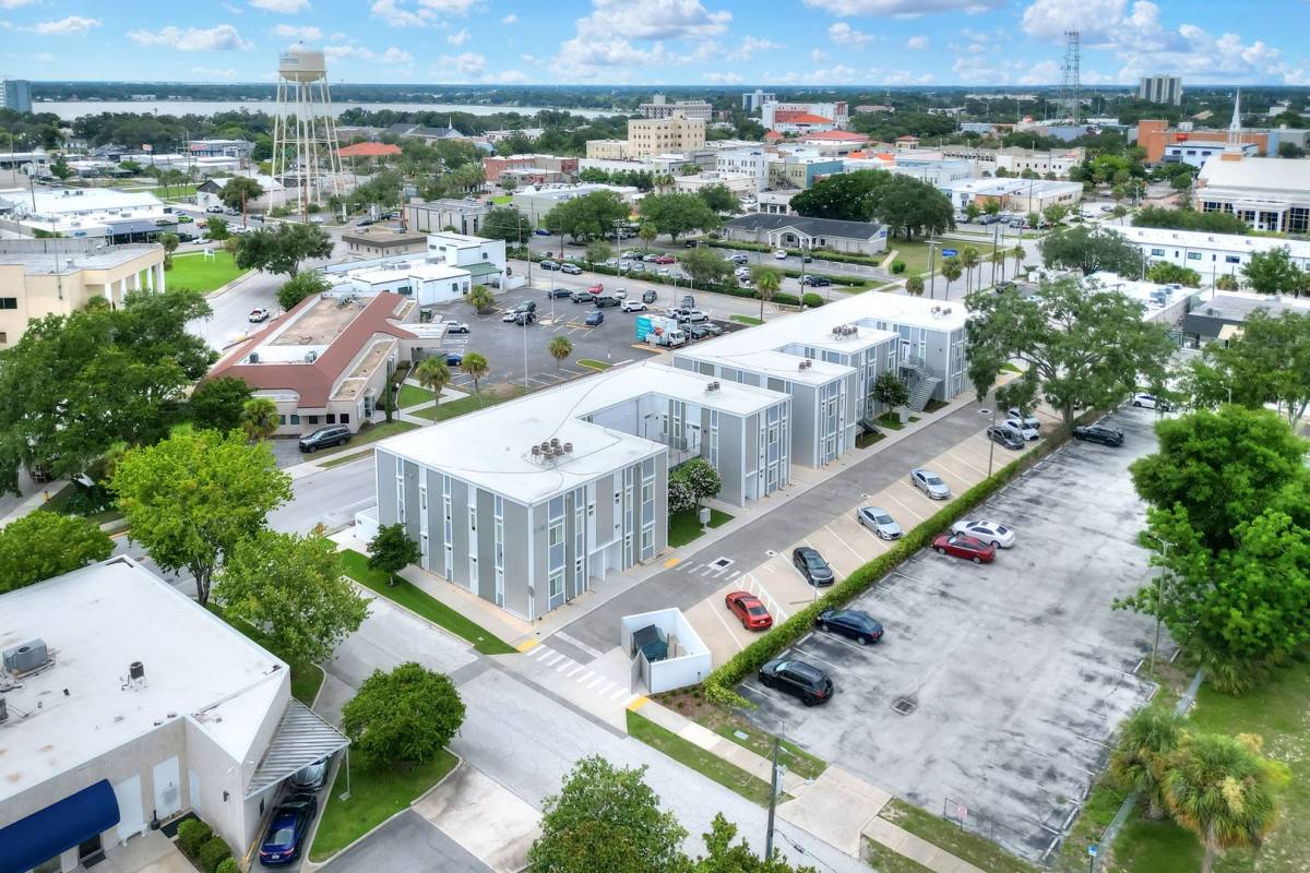 Apartment for rent at 240-250 2nd St SW, Winter Haven, FL 33880
