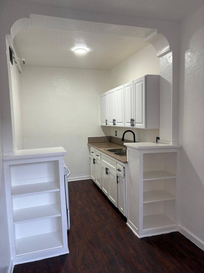 Apartment for rent at 512 - 516 S Glendale Ave, Glendale, CA 91205