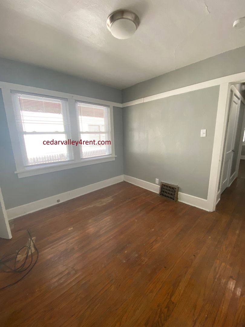 House for rent at 1233 Logan Ave, Waterloo, IA 50703