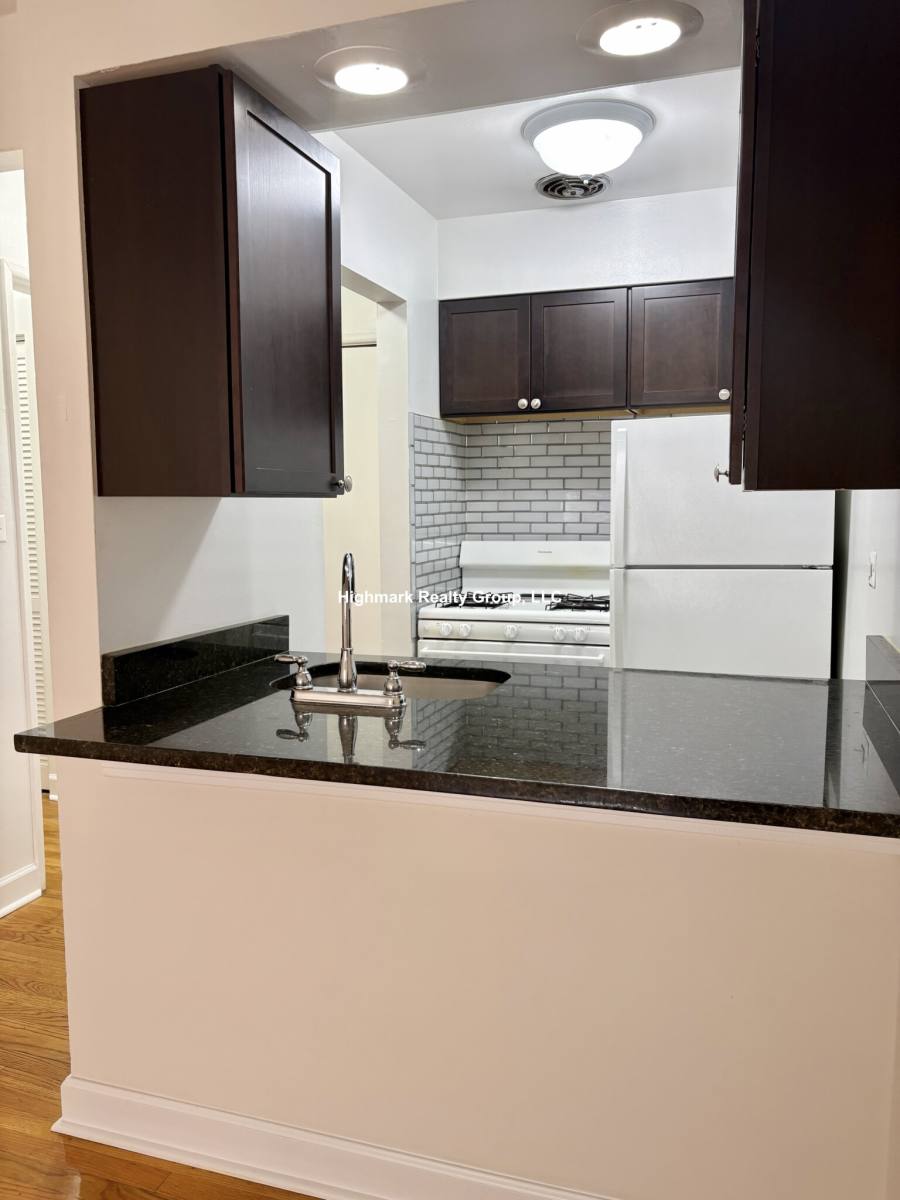 Apartment for rent at 6830 N Sheridan Rd #675, Chicago, IL 60626