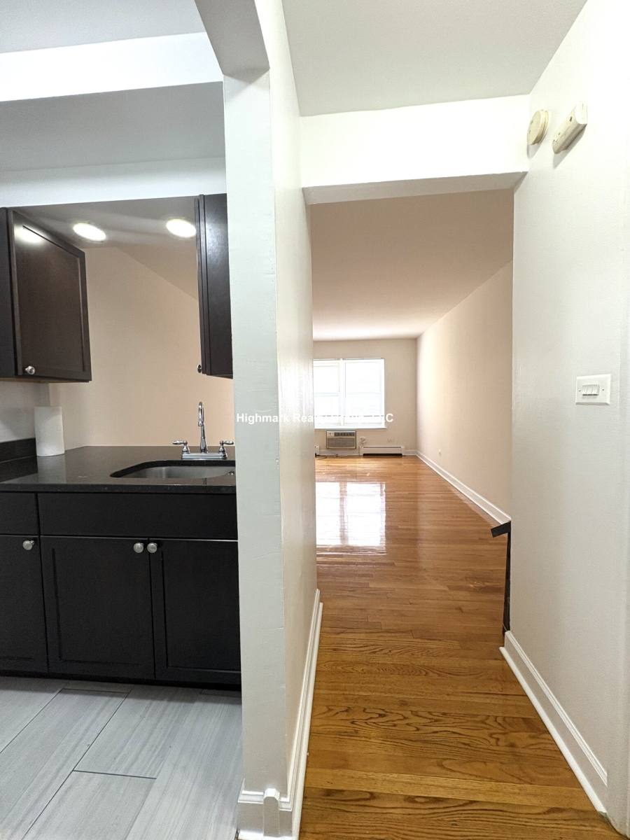 Apartment for rent at 6830 N Sheridan Rd #675, Chicago, IL 60626