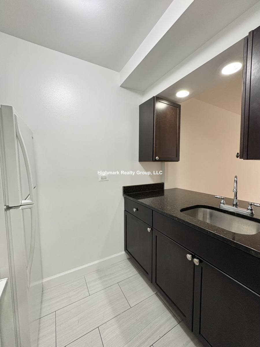 Apartment for rent at 6830 N Sheridan Rd #675, Chicago, IL 60626