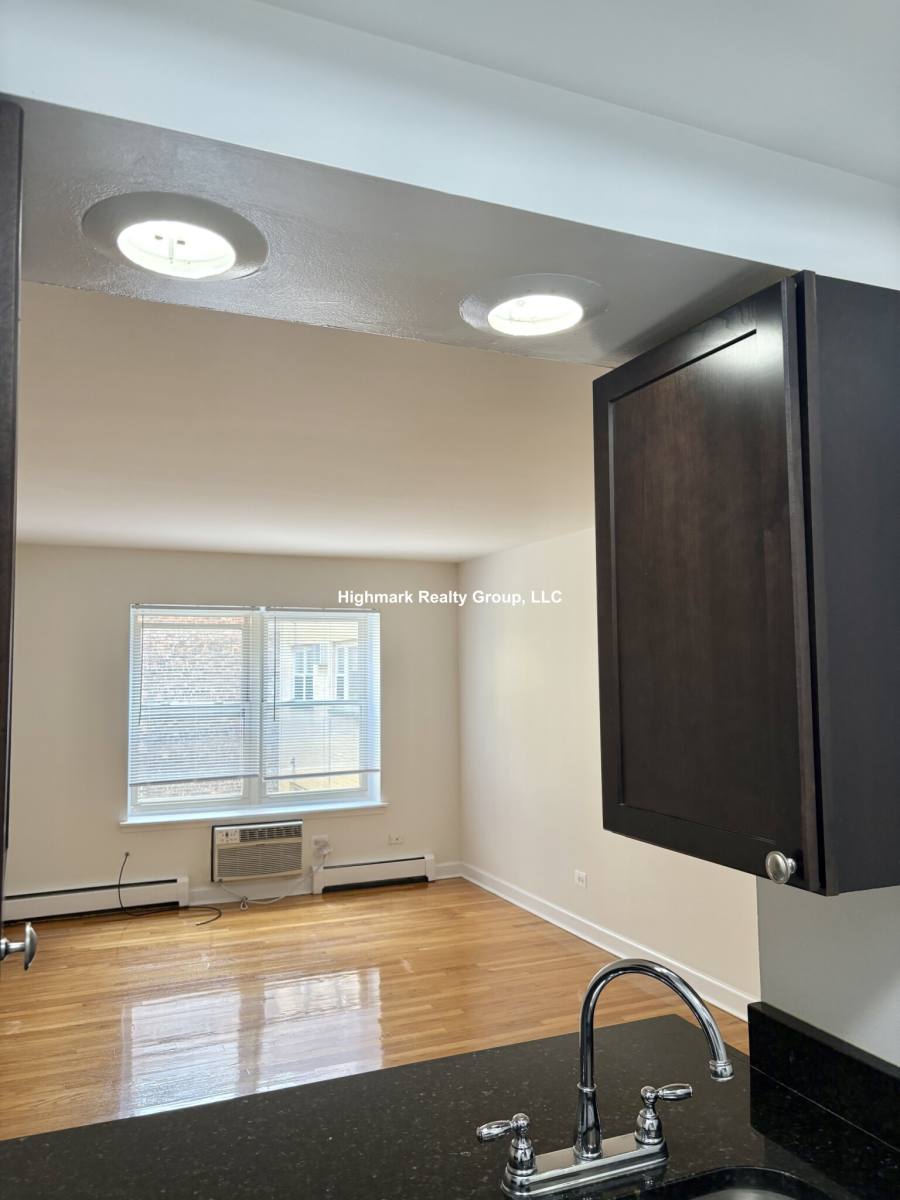 Apartment for rent at 6830 N Sheridan Rd #675, Chicago, IL 60626