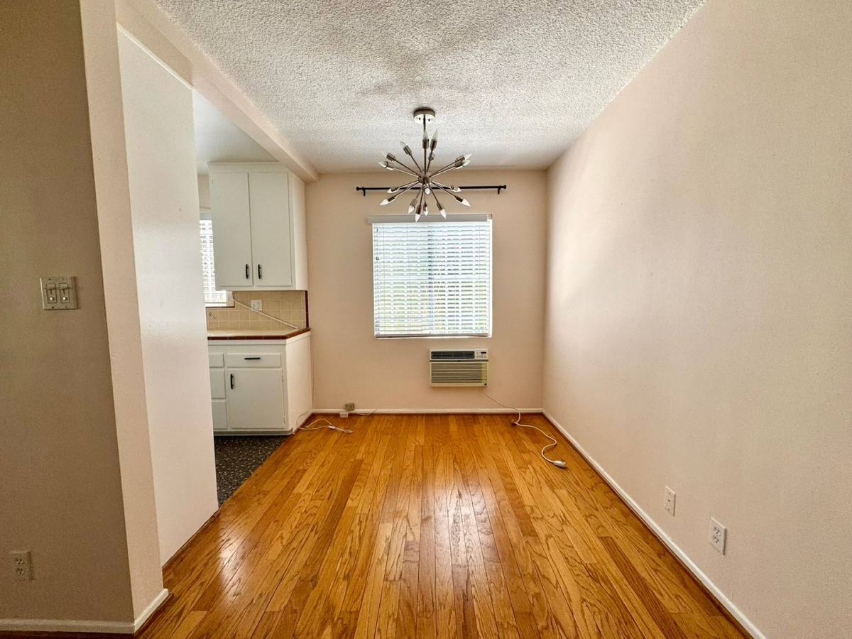 Apartment for rent at 506 N Flores St, Los Angeles, CA 90048