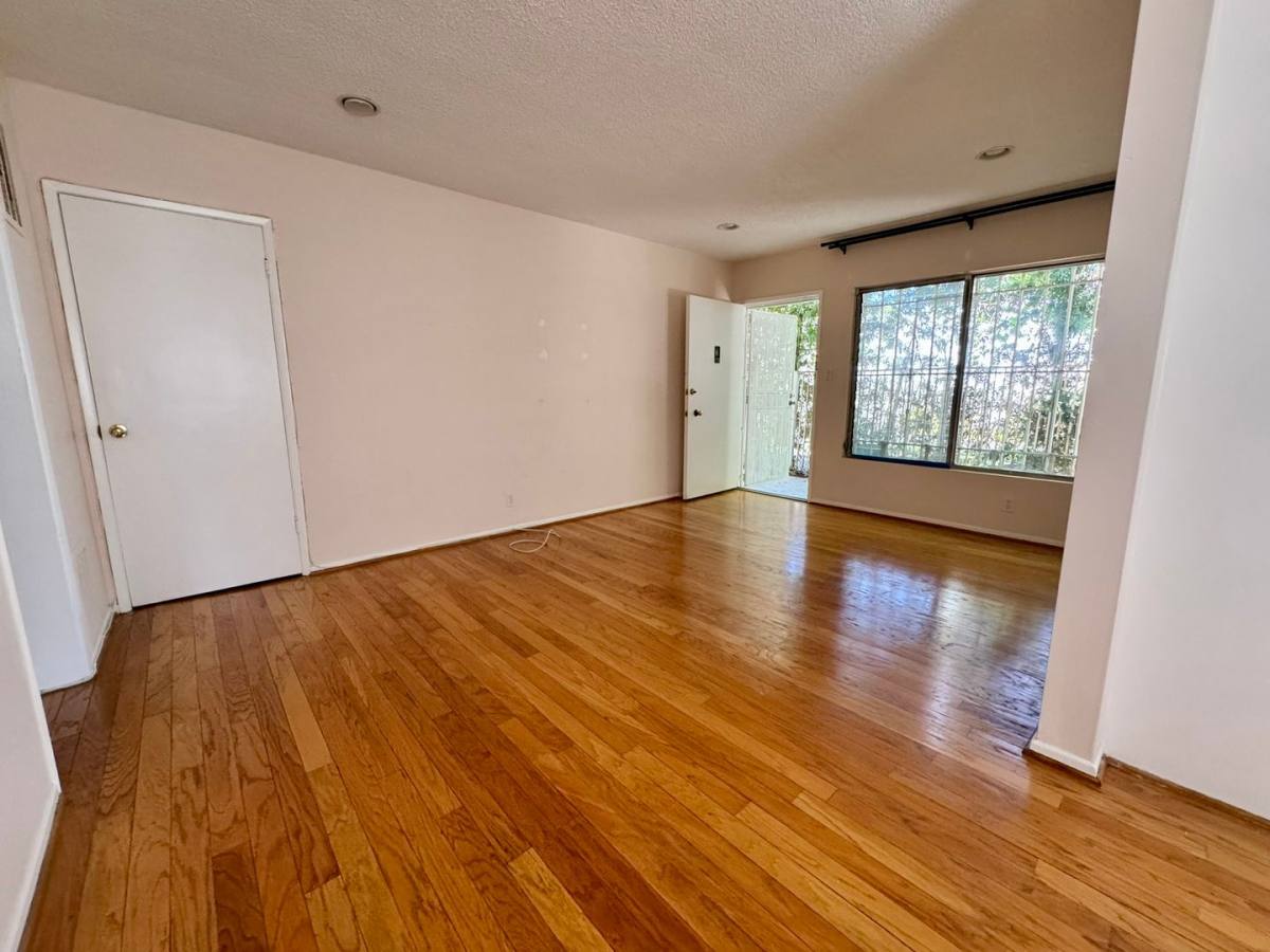 Apartment for rent at 506 N Flores St, Los Angeles, CA 90048