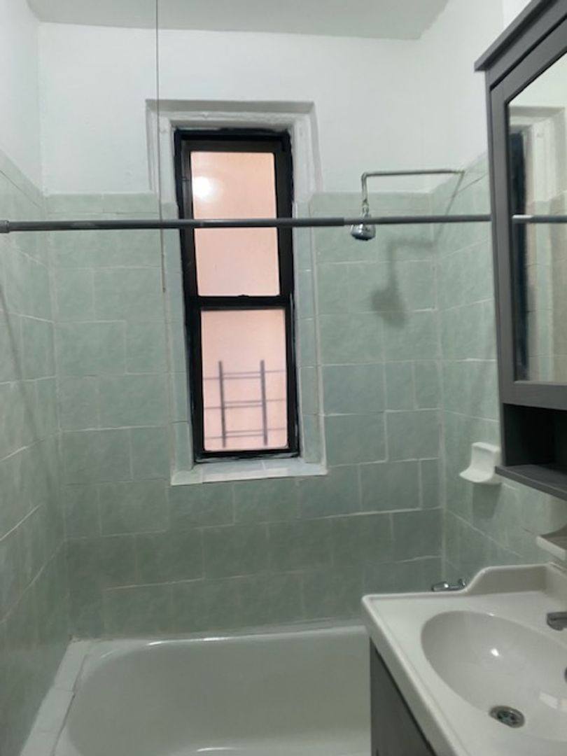 Apartment for rent at 1152-1156 Colgate Ave, Bronx, NY 10472