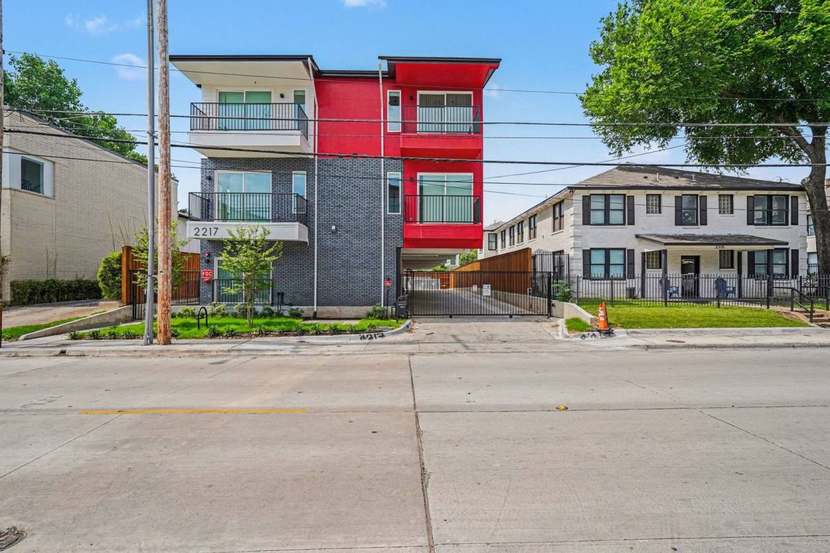 House for rent at 2217 N Fitzhugh Ave, Dallas, TX 75204