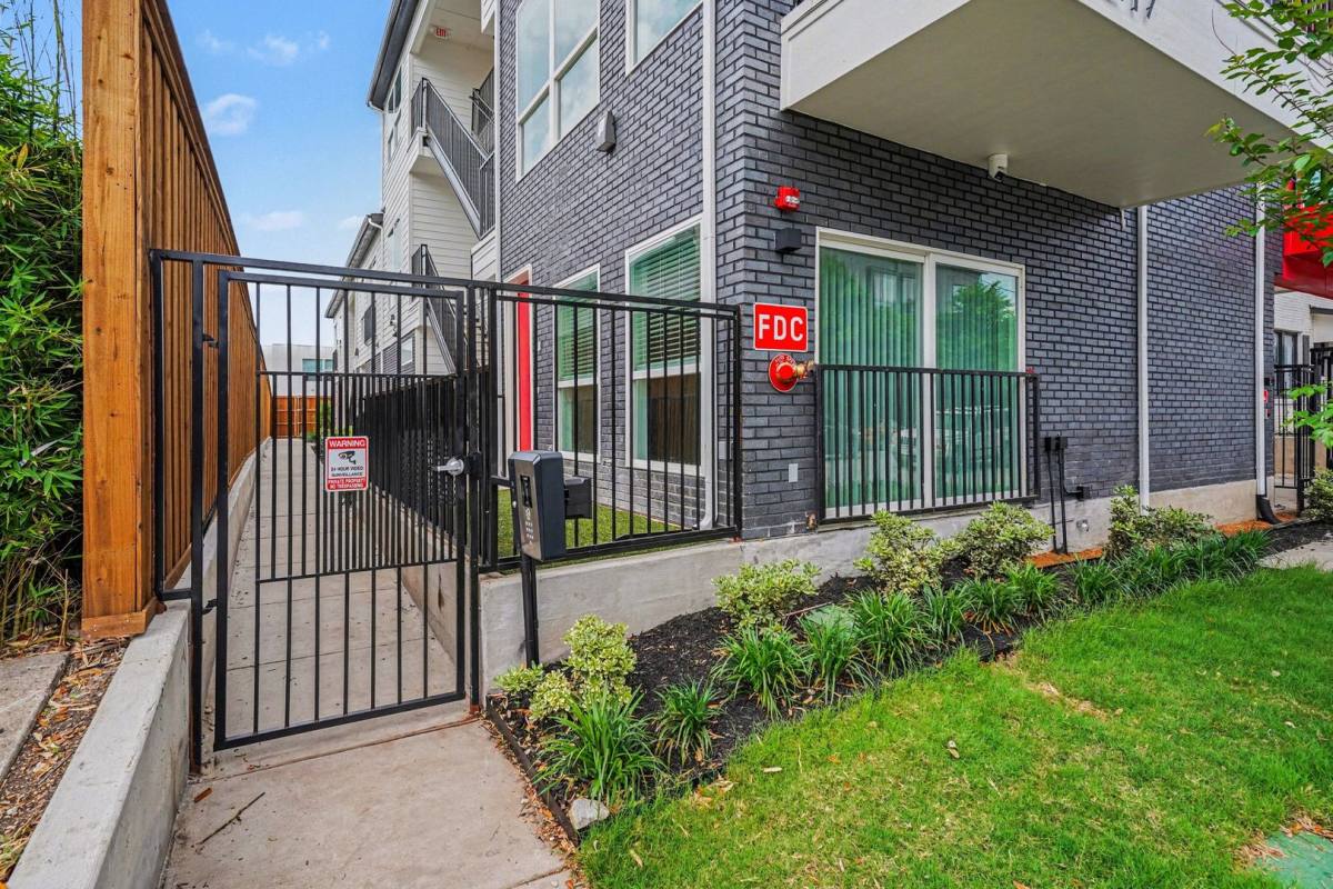 House for rent at 2217 N Fitzhugh Ave, Dallas, TX 75204