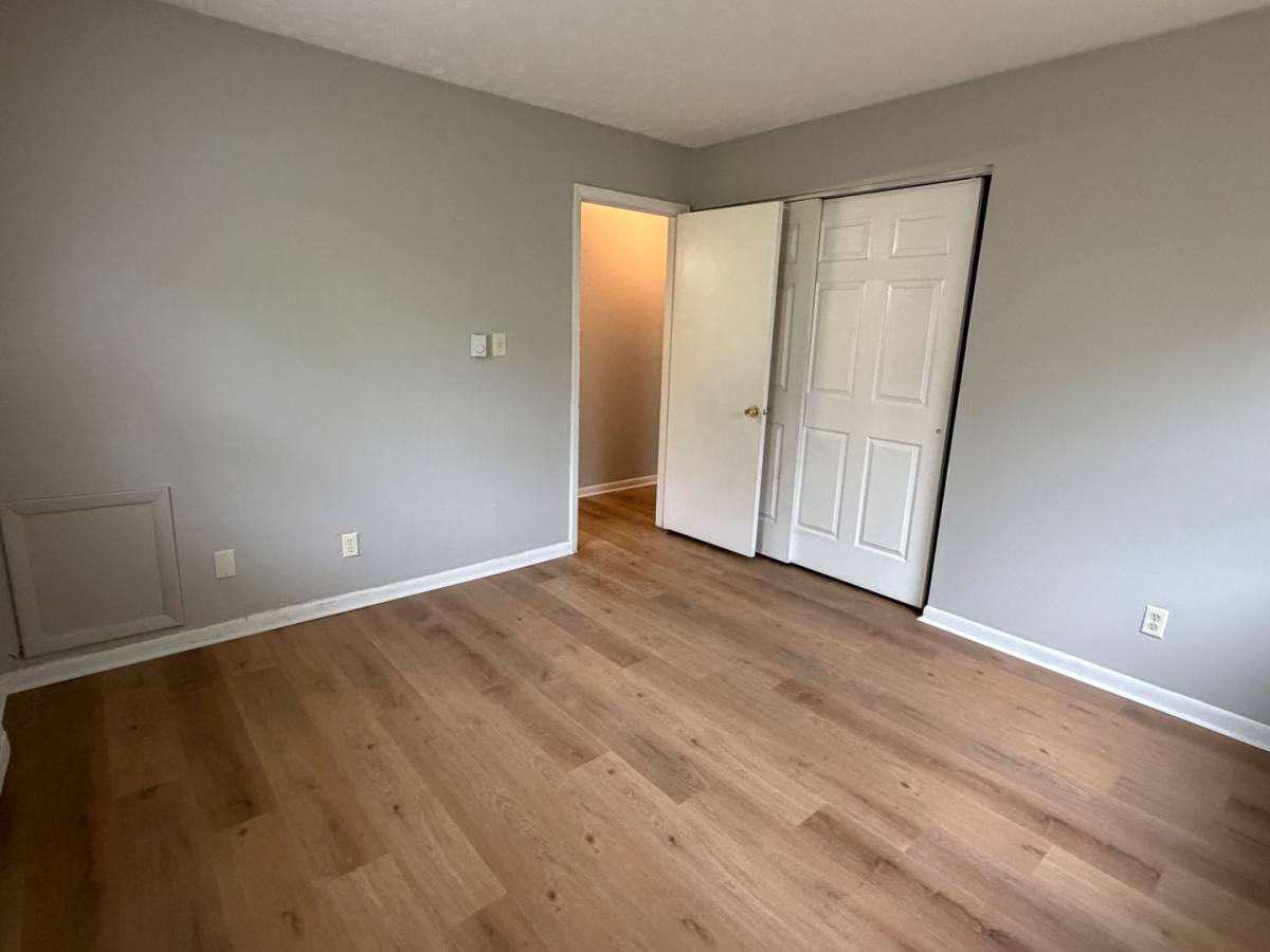 Apartment for rent at 1324 Cherry Hill Dr, Miamisburg, OH 45342