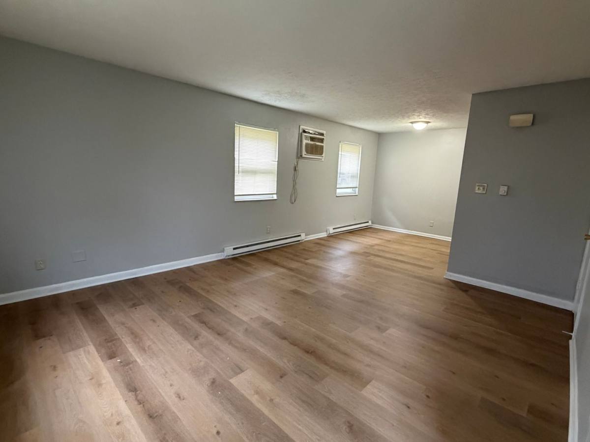 Apartment for rent at 1324 Cherry Hill Dr, Miamisburg, OH 45342