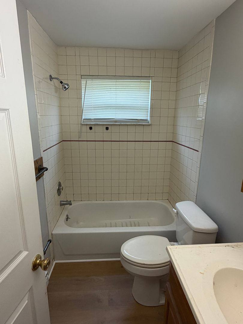 Apartment for rent at 1324 Cherry Hill Dr, Miamisburg, OH 45342